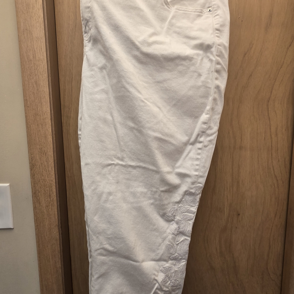 Lane Bryant White High-Rise Girlfriend Crop Jeans 28W